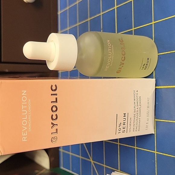 Revolution Other - Revolution Skincare Glycolic 10% Serum 30ml New In Box